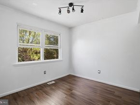 2 Horseshoe Circle, Horsham PA 19044
