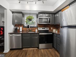 2 Horseshoe Circle, Horsham PA 19044