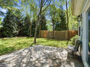 2 Horseshoe Circle, Horsham PA 19044
