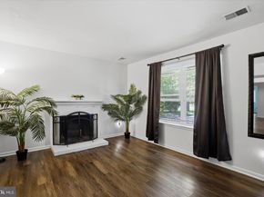 2 Horseshoe Circle, Horsham PA 19044