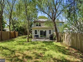 2 Horseshoe Circle, Horsham PA 19044
