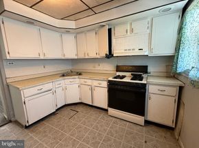 1817 E Airdrie Street, Philadelphia PA 19124