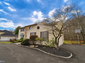 132 Roy Lane, Huntingdon Valley PA 19006