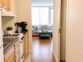 604 S Washington Square 713, Philadelphia PA 19106