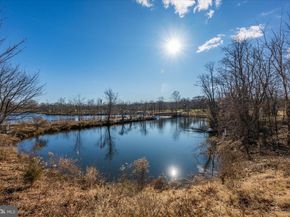 171 Somervelle Street 211, Alexandria VA 22304