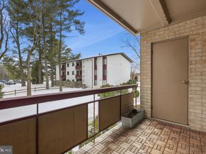 2850 Dover Lane 201, Falls Church VA 22042