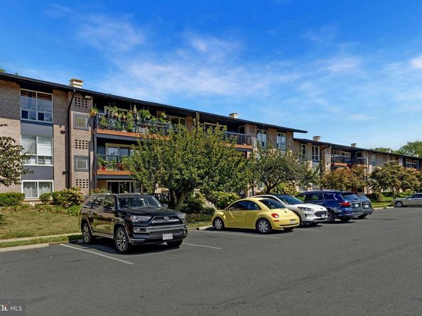 204 Park Terrace Court SE 25, Vienna VA 22180