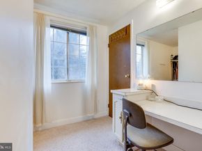 2851 Edgelea Road, Vienna VA 22181