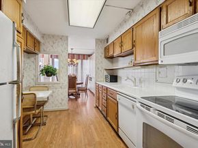 1001 City Ave. W1004, Wynnewood PA 19096