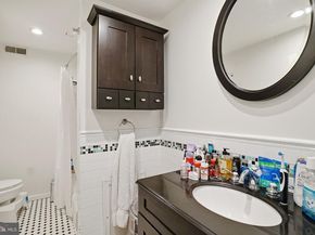 131 Pine Street, Philadelphia PA 19106