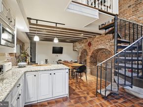 131 Pine Street, Philadelphia PA 19106