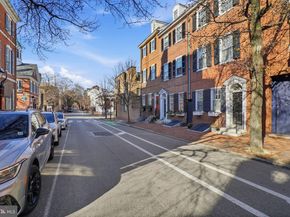 131 Pine Street, Philadelphia PA 19106