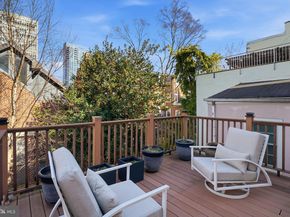 131 Pine Street, Philadelphia PA 19106