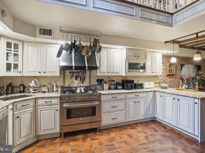 131 Pine Street, Philadelphia PA 19106