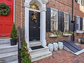 131 Pine Street, Philadelphia PA 19106