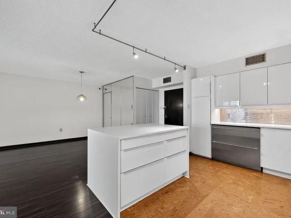 10503 Valley Forge Circle 503, King Of Prussia PA 19406