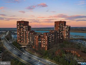 2138 Harmon Cove Tower 2138, Secaucus NJ 07094