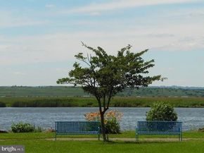 2138 Harmon Cove Tower 2138, Secaucus NJ 07094