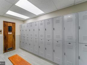 2138 Harmon Cove Tower 2138, Secaucus NJ 07094