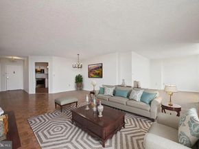 2138 Harmon Cove Tower 2138, Secaucus NJ 07094