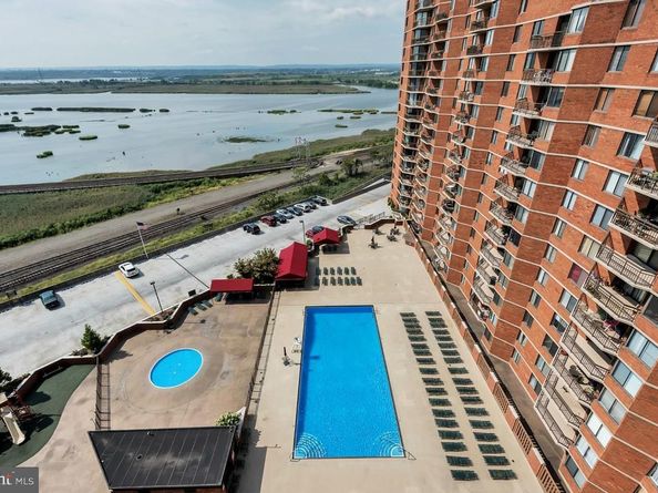 2138 Harmon Cove Tower 2138, Secaucus NJ 07094