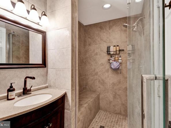 2625 Horsham Road, Hatboro PA 19040