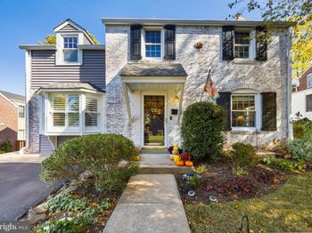 702 Glendalough Road