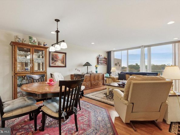 100 West Avenue 609 SOUTH/F9, Jenkintown PA 19046