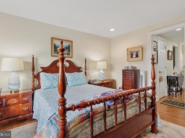 100 West Avenue 609 SOUTH/F9, Jenkintown PA 19046