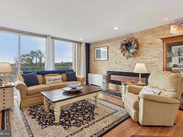 100 West Avenue 609 SOUTH/F9, Jenkintown PA 19046