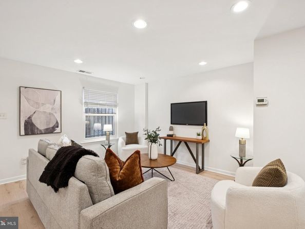 1723 Fitzwater Street B, Philadelphia PA 19146