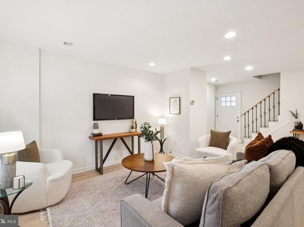 1723 Fitzwater Street B, Philadelphia PA 19146