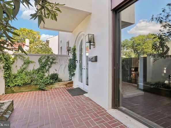 6 Avignon, Devon PA 19333