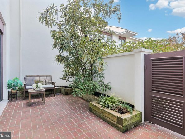 6 Avignon, Devon PA 19333