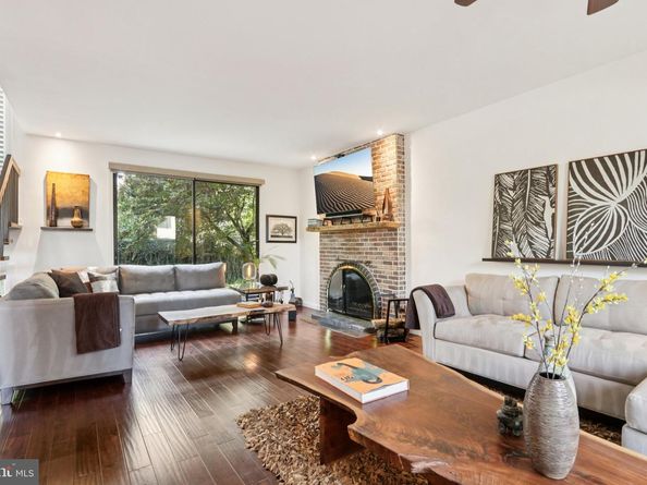 6 Avignon, Devon PA 19333