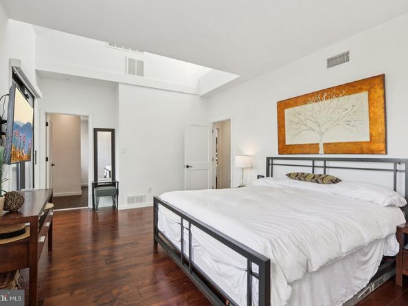 6 Avignon, Devon PA 19333