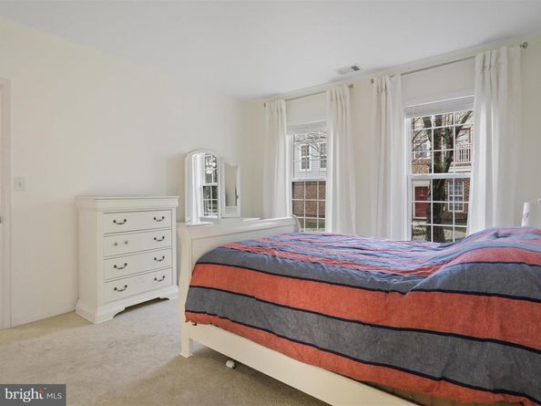 8065 Nicosh Circle Lane 55, Falls Church VA 22042