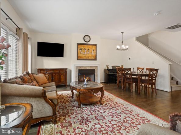 8065 Nicosh Circle Lane 55, Falls Church VA 22042