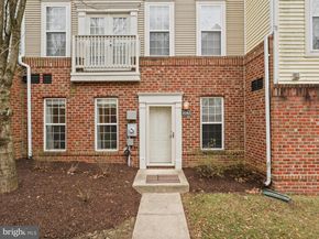 8065 Nicosh Circle Lane 55, Falls Church VA 22042