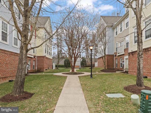 8065 Nicosh Circle Lane 55, Falls Church VA 22042