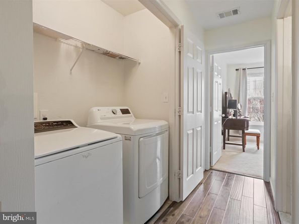 8065 Nicosh Circle Lane 55, Falls Church VA 22042