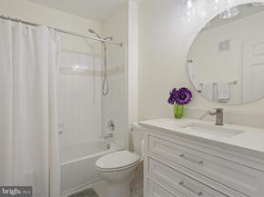 8065 Nicosh Circle Lane 55, Falls Church VA 22042