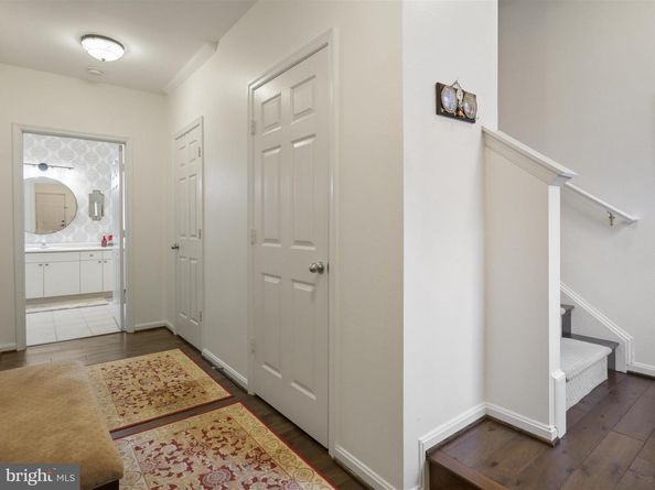 8065 Nicosh Circle Lane 55, Falls Church VA 22042
