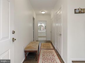 8065 Nicosh Circle Lane 55, Falls Church VA 22042