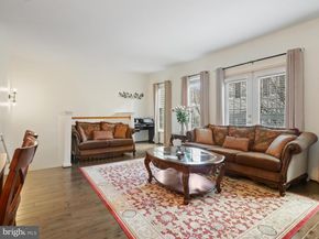 8065 Nicosh Circle Lane 55, Falls Church VA 22042