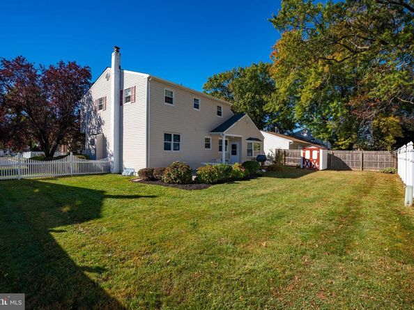 713 Warwick Road, Fairless Hills PA 19030