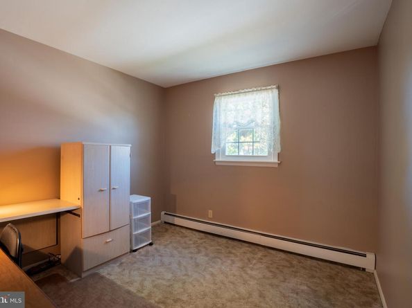 713 Warwick Road, Fairless Hills PA 19030