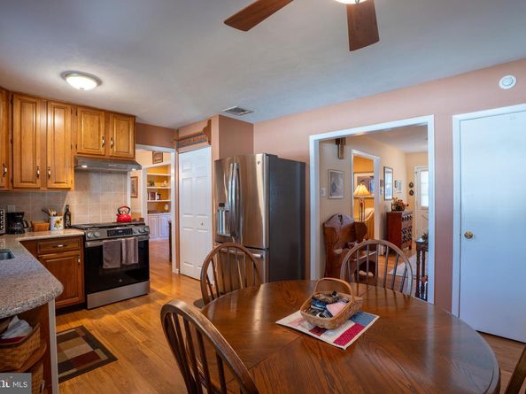 713 Warwick Road, Fairless Hills PA 19030