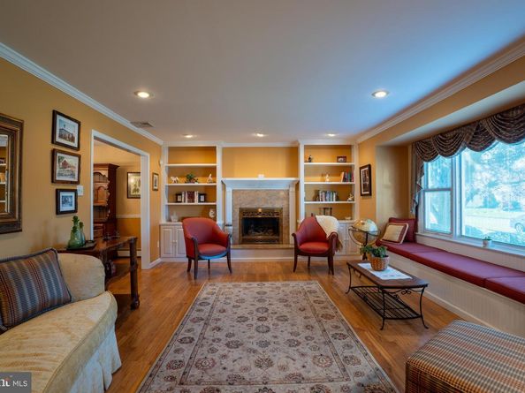 713 Warwick Road, Fairless Hills PA 19030