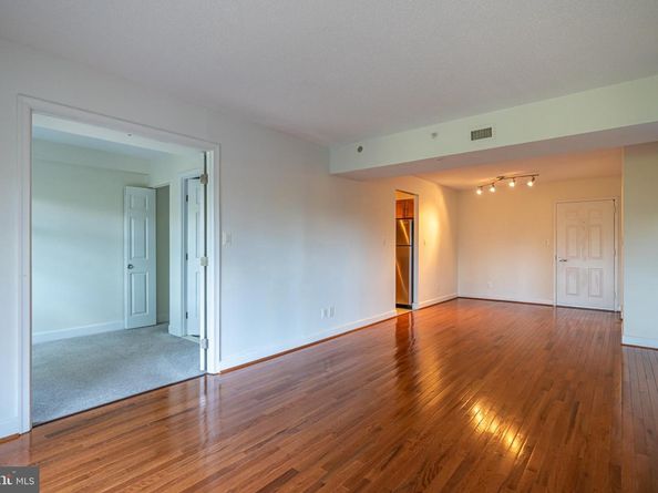 3401 38TH Street NW 316, Washington DC 20016